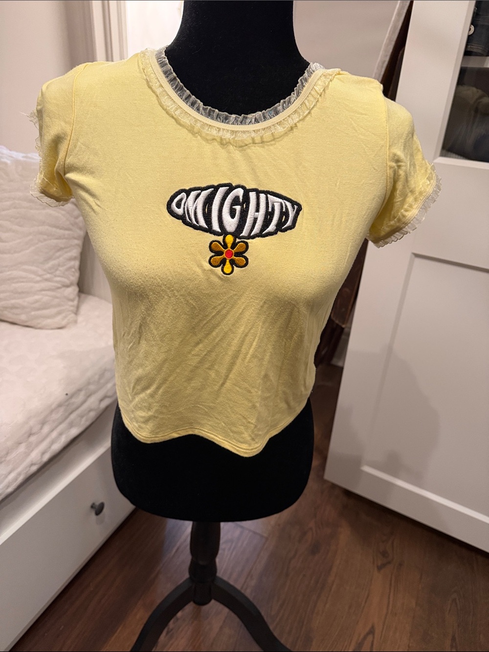 omighty Pale Yellow ‘Mighty’ Daisy Ruffle Crop Top